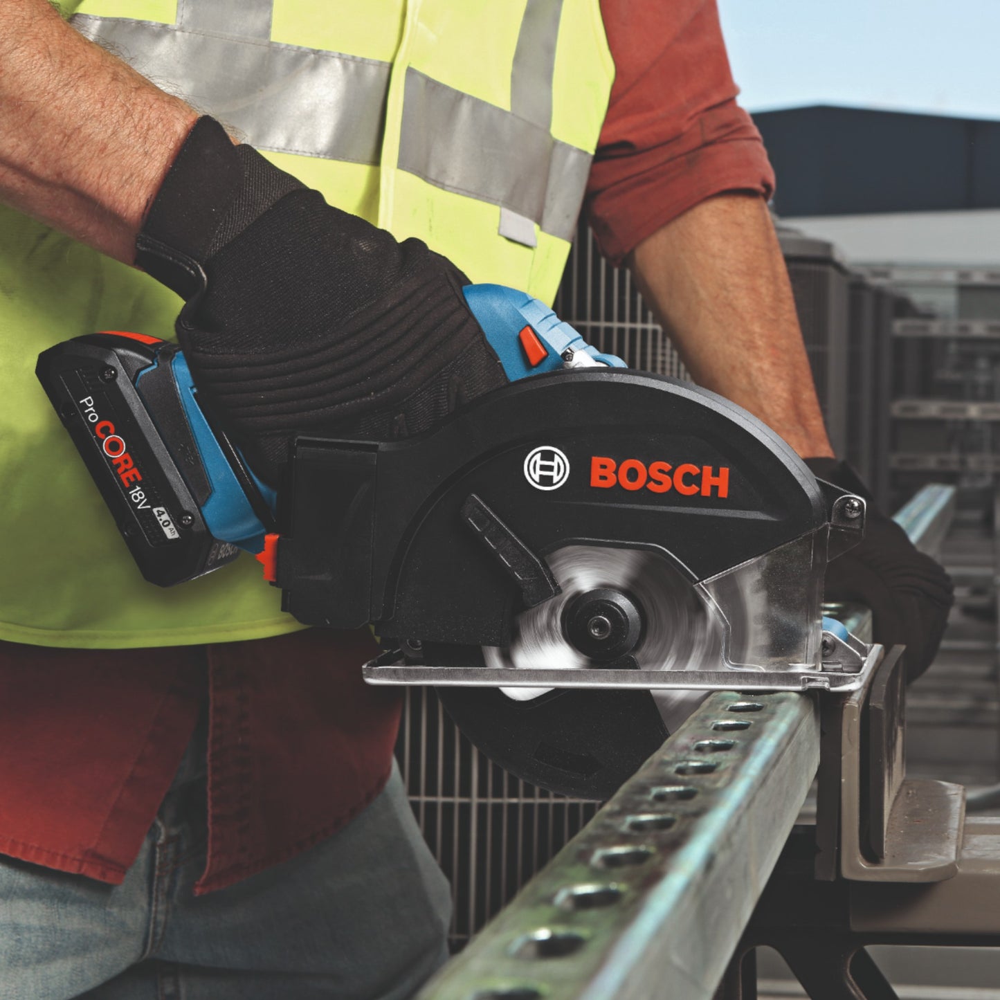 Bosch GKM 18V-50 Professional Akku Metall Handkreissäge 18 V 136 mm Brushless + 1x ProCORE Akku 4,0 Ah + L-Boxx - ohne Ladegerät