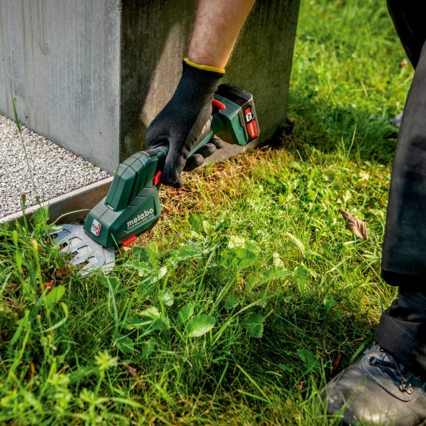 Metabo PowerMaxx SGS 12 Q Akku Gras und Strauchschere 12 V ( 601608500 ) + 1x Akku 2,0 Ah + Ladegerät + Tasche