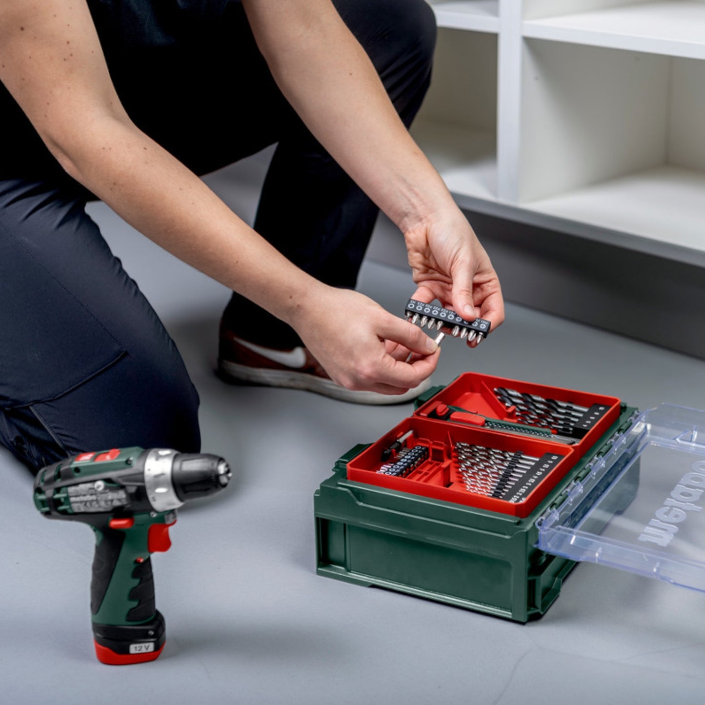 Metabo PowerMaxx SB Basic Set Akku Schlagbohrschrauber 12 V 34 Nm ( 600385710 ) + 2x Akku 2,0 Ah + Ladegerät + 41 tlg. Zubehör Set + Koffer