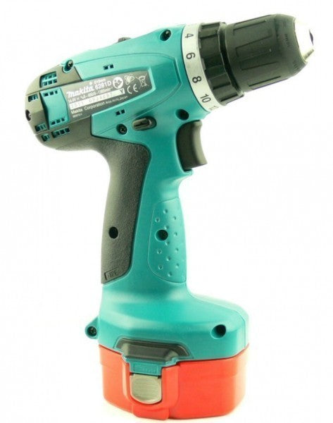 Makita 6281 14,4V Akku Bohrschrauber + Makita ML140 14,4V Akku Lampe + 2x DINOTECH 3000 mAh Akku + Makita Ladergerät DC1414 + Koffer - Toolbrothers