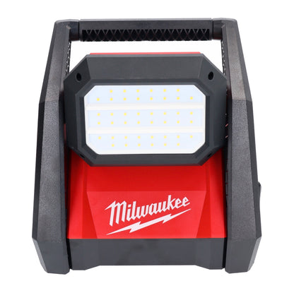 Milwaukee M18 HOAL-602FC Akku LED Lampe Baustrahler 18 V 4000 lm + 2x Akku 6,0 Ah + Ladegerät