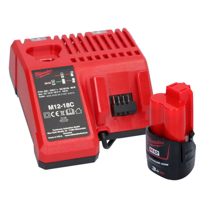 Clé à chocs sans fil Milwaukee M12 FIW38-301C 12 V 339 Nm 3/8" sans balai + 1x batterie 3,0 Ah + chargeur