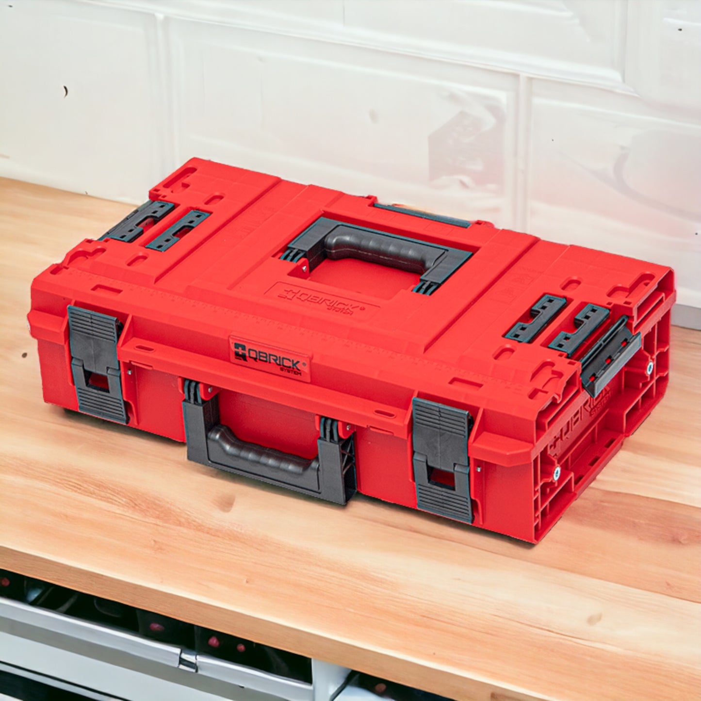 Qbrick System ONE 200 2.0 Vario RED ULTRA HD Custom Werkzeugkoffer modularer Organizer 585 x 385 x 190 mm 15,4 l stapelbar IP66